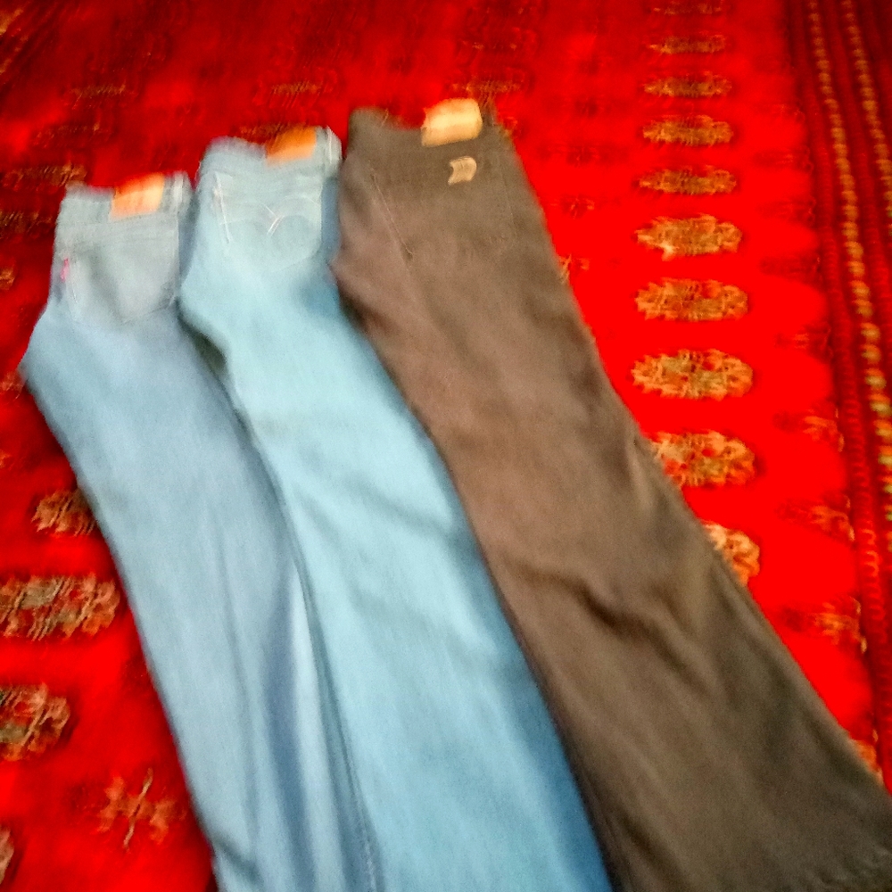 Ladies Levi's skinny and bootcut